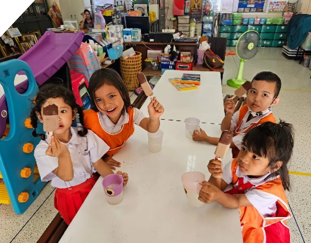 มอบสิ่งของอุปโภคบริโภคให้น้องโรงเรียนเทศบาลศาลาปูน พระราชสิทธิมงคล (สวัสดิ์ โสตฺถิทตฺโต) จ.พระนครศรีอยุธยา